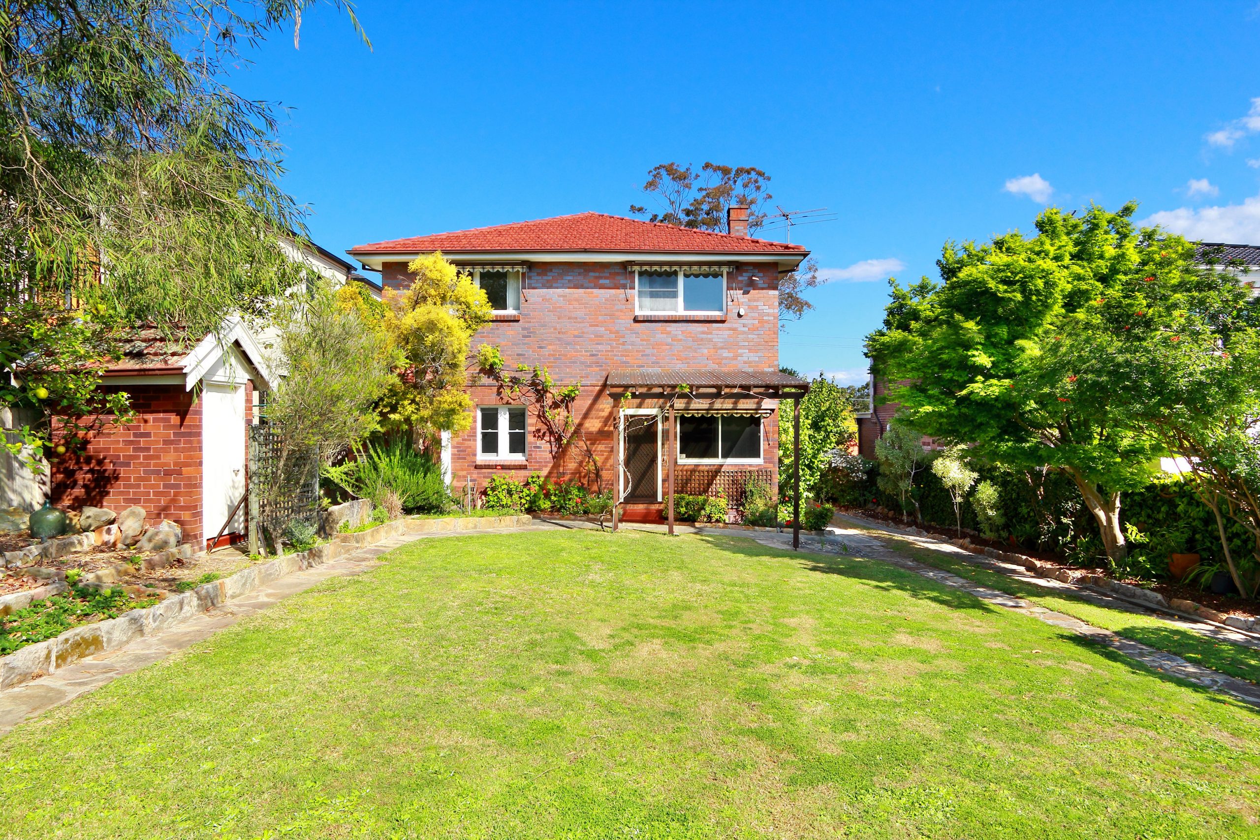 44 DouglasHaig Rear 44 DouglasHaig Rear